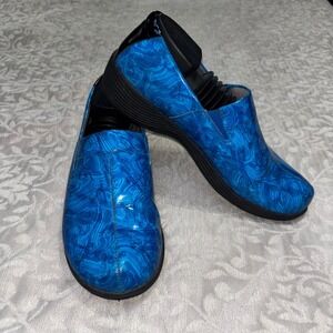 Work Wonders by Dansko Blue Swirl Patent Leather Clogs Slip On Shoes Womens 42